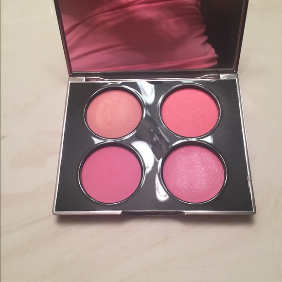 Blush palette
