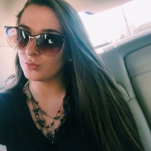 Meet your Posher, Maddie!