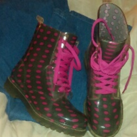 😗CUTE RUBBER BOOTS😗