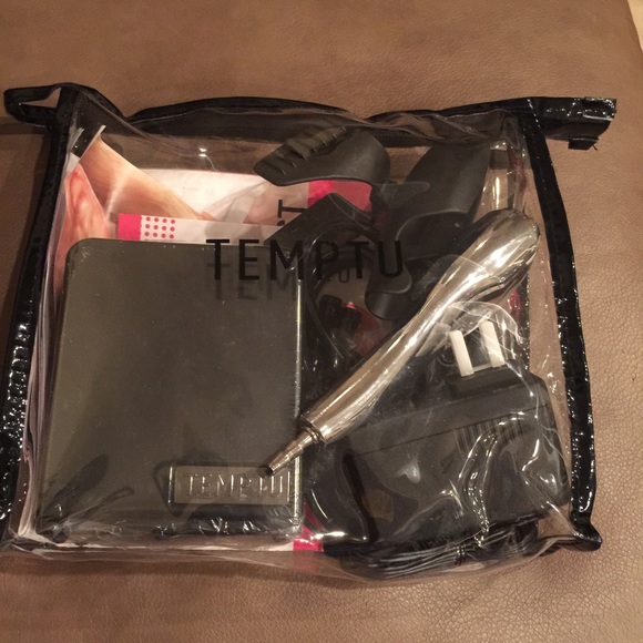 1 DAY SALE 🎉🎉Brand New Temptu airbrush kit