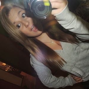 Meet your Posher, Caitlin