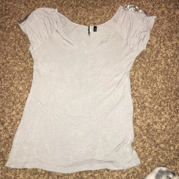 Buckle top