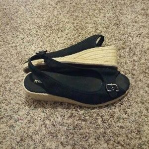 Super cute Naturalizer sling back wedges shoes