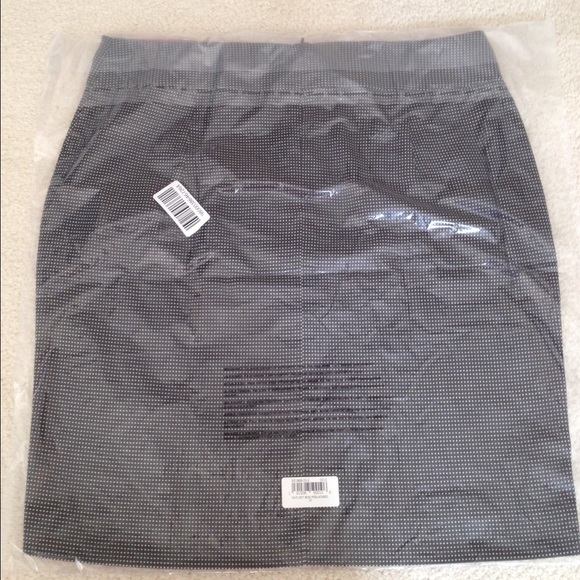 NWT Banana Republic bow polka dot skirt - Picture 3 of 3