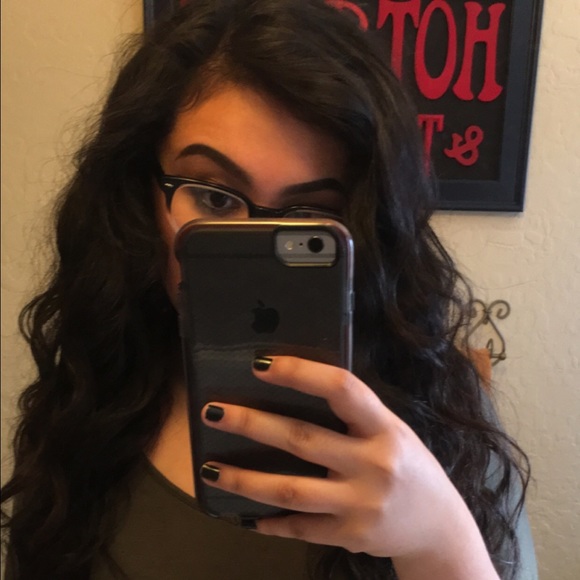 Meet your Posher, Mariana - Picture 1 of 1