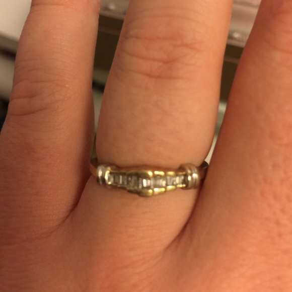 Sz 7 10k gold diamond ring "authentic"