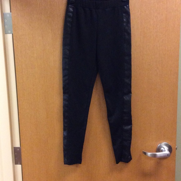MOSSIMO SUPPLY CO black pant with leather detail - Picture 2 of 3