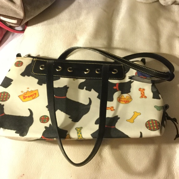 Large Tassel Zip Top w/ another free D&G bag