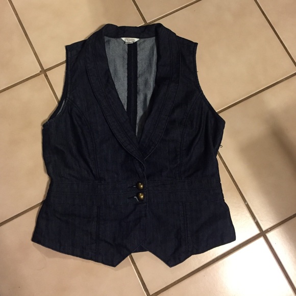 Jean style sophisticated vest.