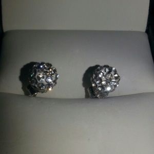 💎FINAL MARK DOWN💎2ct Swarovski crystal