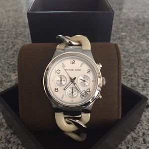 ✨MK Runway Twist Silver & Beige Acrylic Watch ✨