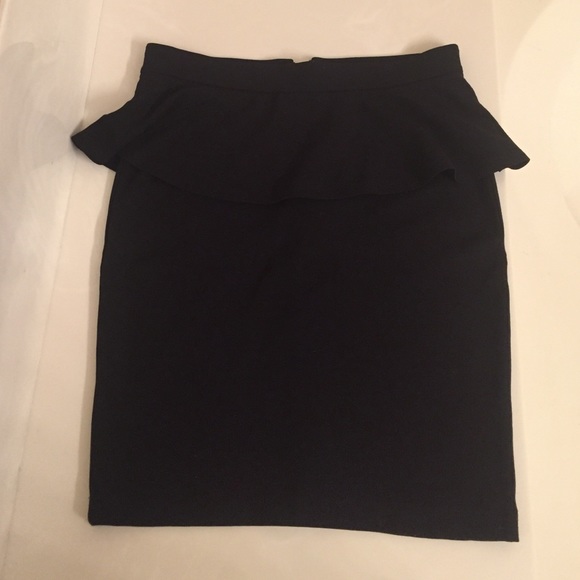 NWT RED by Saks Fifth Ave black peplum skirt sz S