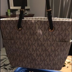 Michael Kors Navy Jet Set Large Tote