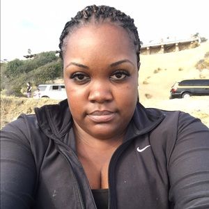 Meet your Posher, Monique