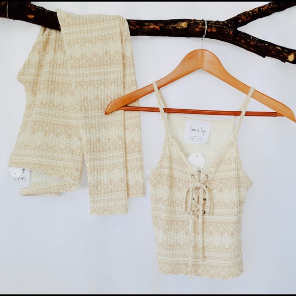 festive pajamas - Picture 4 of 4