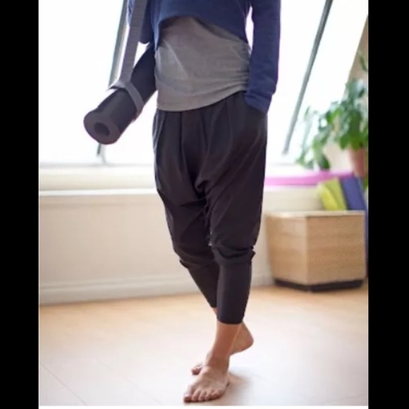 Lululemon Happy Hatha Harem Pants Size 6