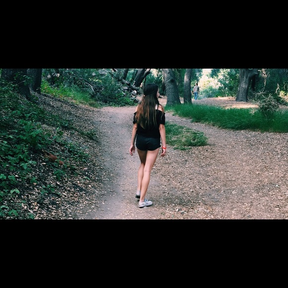 Meet your posher - Picture 2 of 4