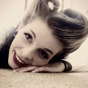 Meet your Posher, Emilee