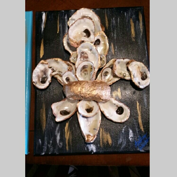 Oyster shell Fleur-de-lis