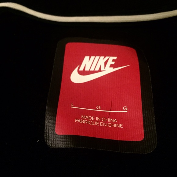 NIKE Workout Jacket - Picture 2 of 4
