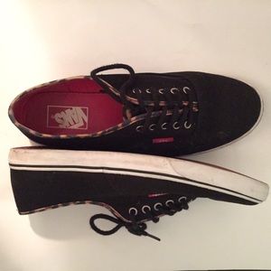 Black / Cheetah Vans