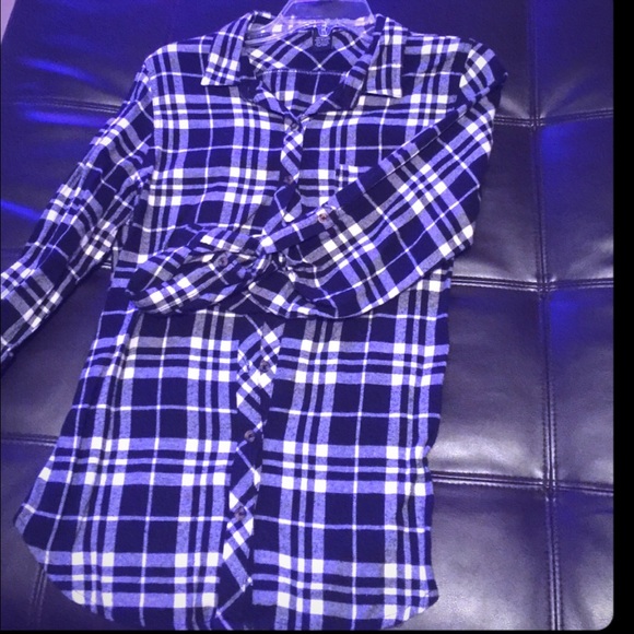 Plaid blk and white button down shirt..!