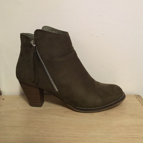 Forrest green booties! - Picture 1 of 4