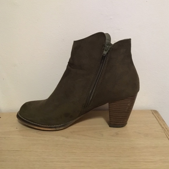 Forrest green booties! - Picture 3 of 4