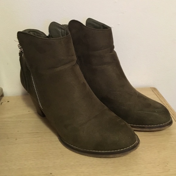 Forrest green booties! - Picture 4 of 4