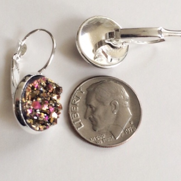3/$20⚡️Copper Magenta faux Druzy leverbacks - Picture 4 of 6