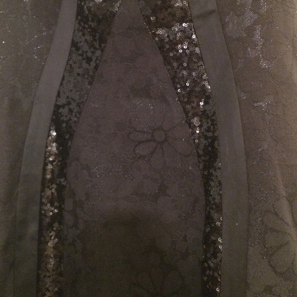 🎉🎉host pick🎉🎉Amazing sequin trim dress - Picture 4 of 4