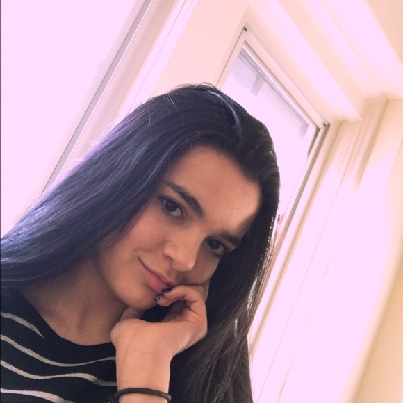 Meet your Posher, Julia - Picture 1 of 1
