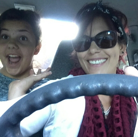 Meet your Posher, Heather - Picture 2 of 4