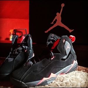 Jordan's size 6.5 in women super clean