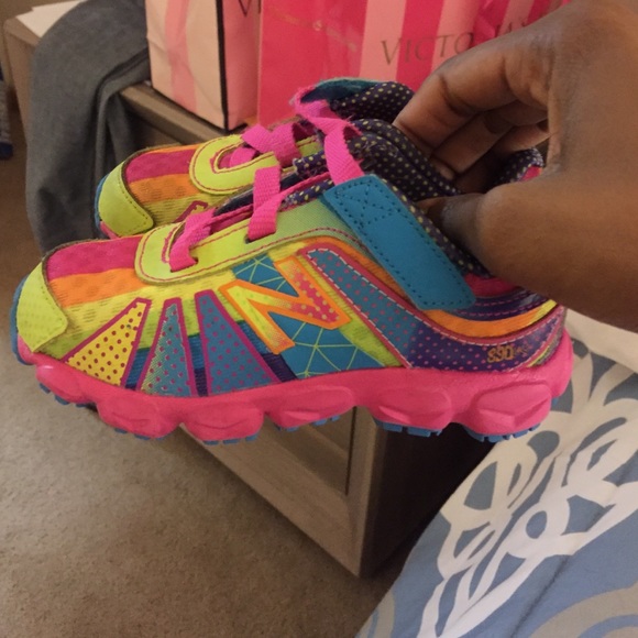 Toddler gym shoes size 8