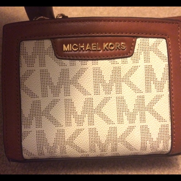 💥SOLD TO A LOCAL💥 - Picture 2 of 4