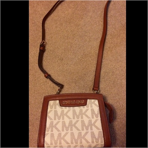 💥SOLD TO A LOCAL💥 - Picture 3 of 4