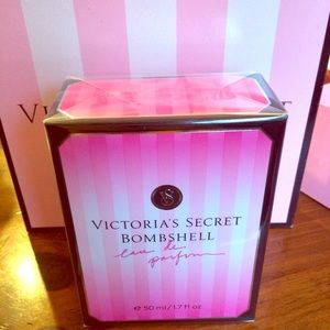 Victoria's Secret Bombshell Perfume 💕