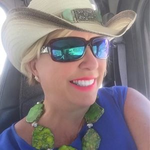 Meet your Posher, Anne