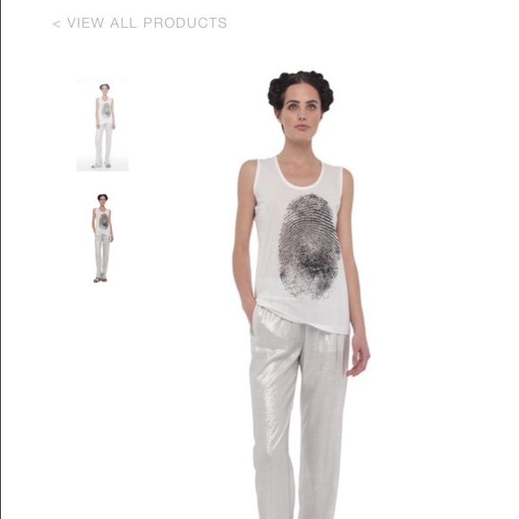 Fingerprints u neck sleeveless tee