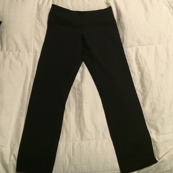 Lululemon Black Size 4 everyday Capris