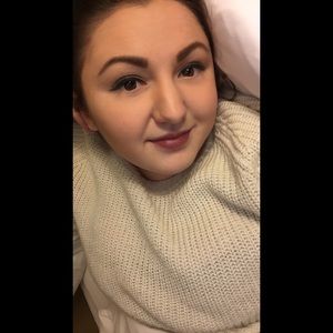 Meet your Posher, Leanna