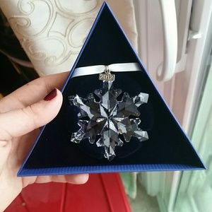 2012 Swarovski Crystal Ornament Snowflake/Holiday