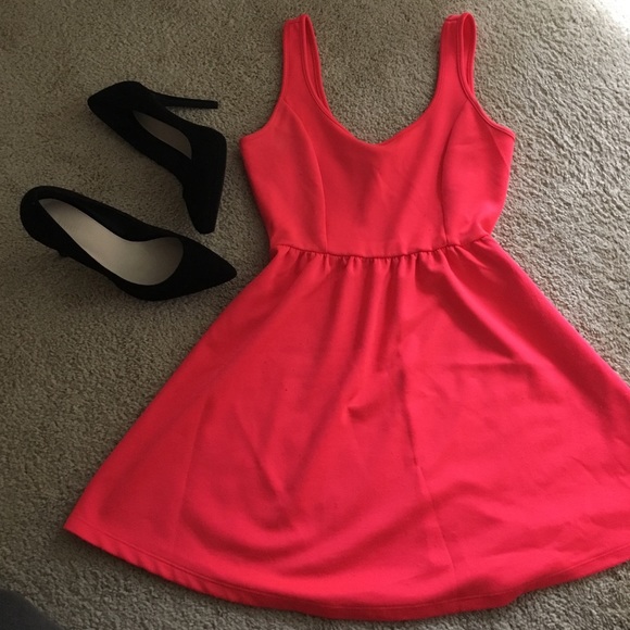 Hot pink dress! 🎀