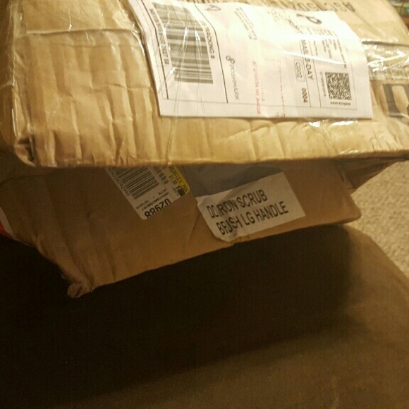 Wrecked package - Picture 2 of 3
