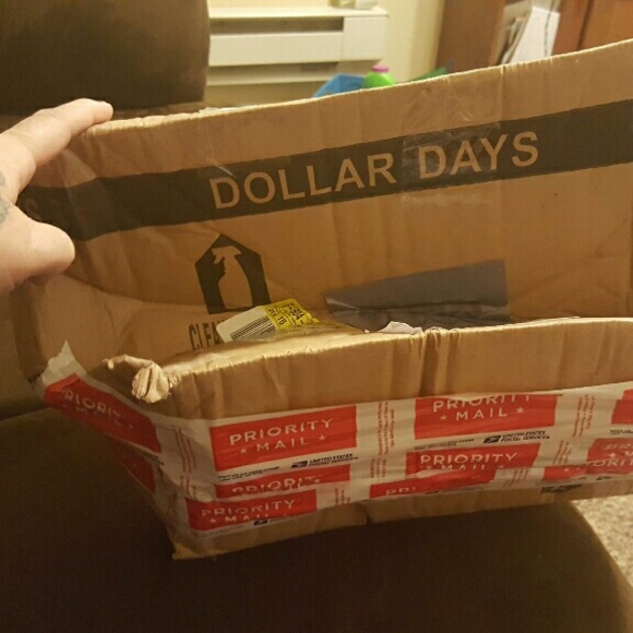 Wrecked package - Picture 3 of 3