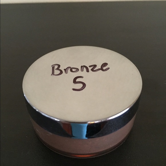 Mary Kay Mineral Powder Foundation Bronze 5