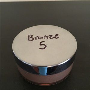 Mary Kay Mineral Powder Foundation Bronze 5