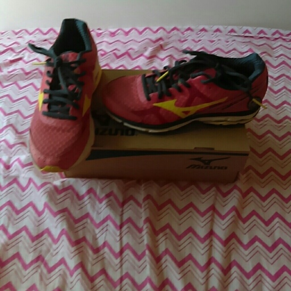 Mizuno Running shoes