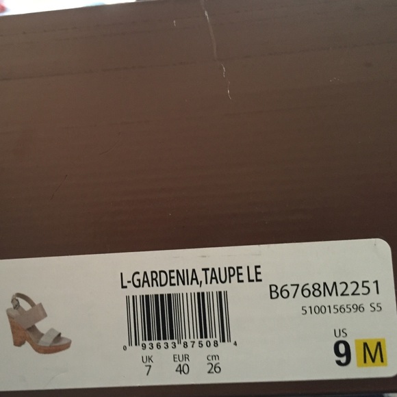 Franco Sarto Wedge Sandal *never worn* - Picture 3 of 3